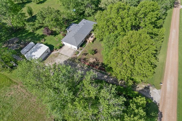 5200 E EAGLE RIDGE RD, Columbia, MO 65201