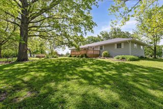 5200 E EAGLE RIDGE RD, Columbia, MO 65201