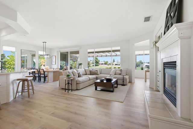 1817 Barn Valley, Lincoln, CA 95648