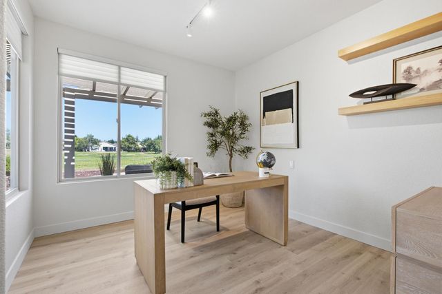 1817 Barn Valley, Lincoln, CA 95648