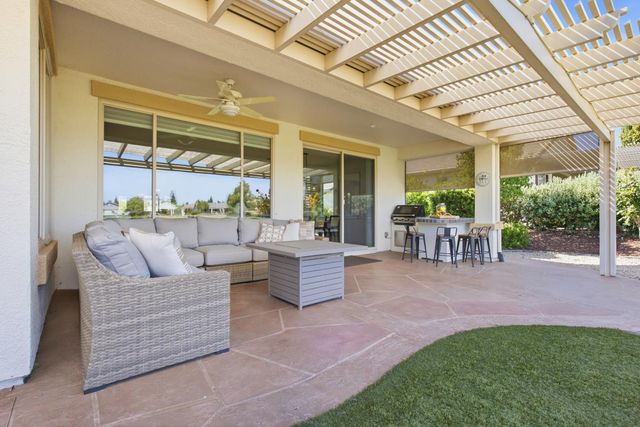 1817 Barn Valley, Lincoln, CA 95648