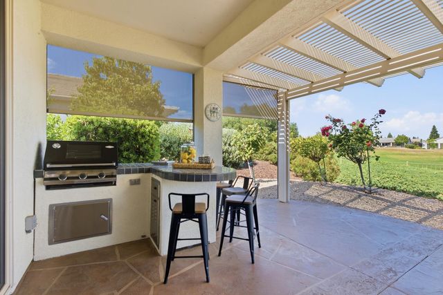 1817 Barn Valley, Lincoln, CA 95648