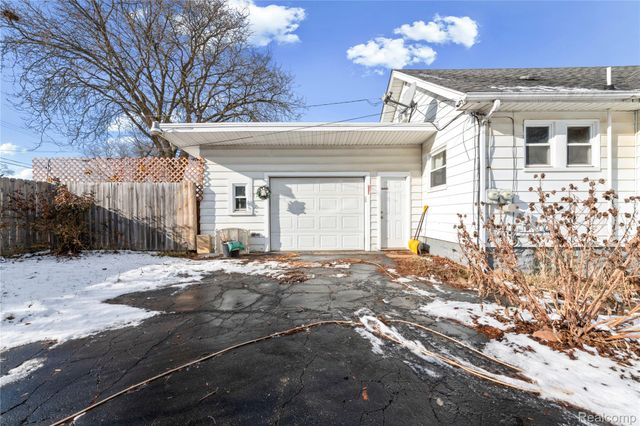 4841 Kempf Street, Waterford Charter Township, MI 48329