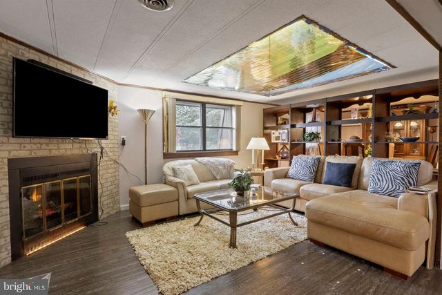 2113 NEWVILLE RD, Carlisle, PA 17015