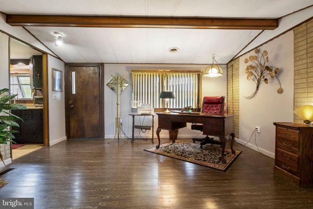 2113 NEWVILLE RD, Carlisle, PA 17015