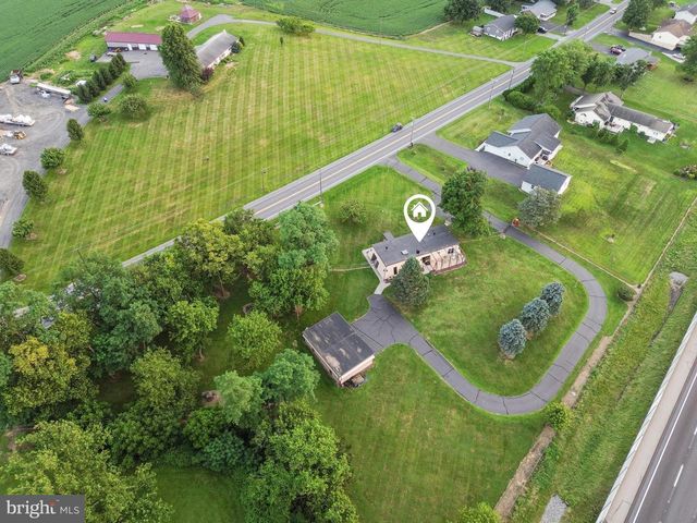 2113 NEWVILLE RD, Carlisle, PA 17015