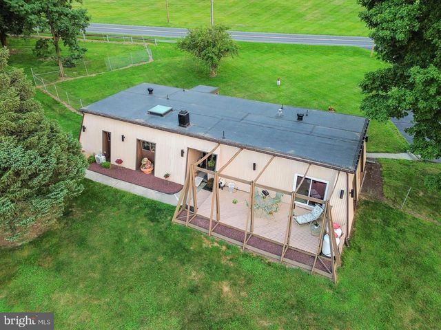 2113 NEWVILLE RD, Carlisle, PA 17015
