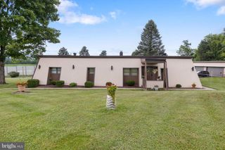 2113 NEWVILLE RD, Carlisle, PA 17015