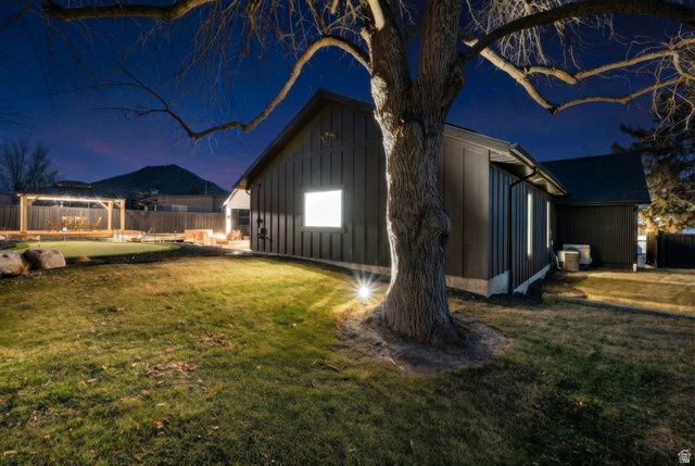 1975 E GUNDERSON LN, Holladay, UT 84124