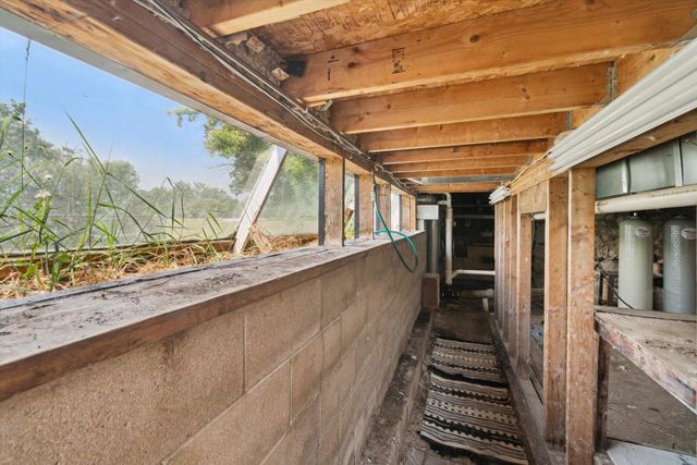 2611 SOUTH ROAD, Burlington, WI 53105