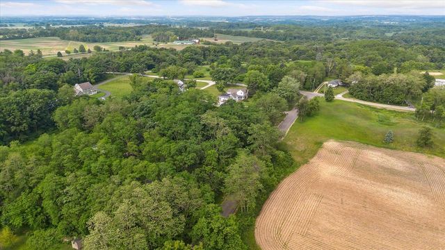 2611 SOUTH ROAD, Burlington, WI 53105