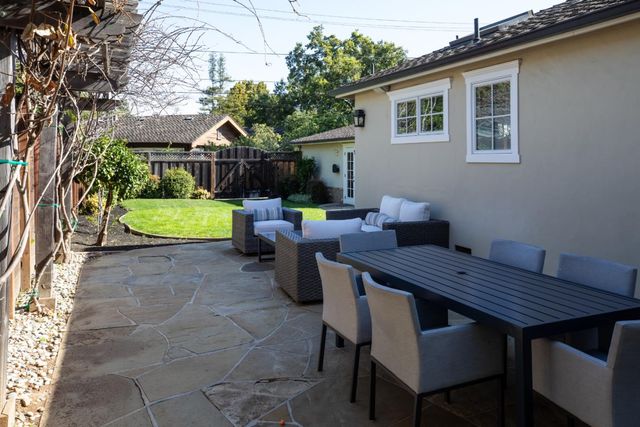 709 Orange Avenue, Los Altos, CA 94022