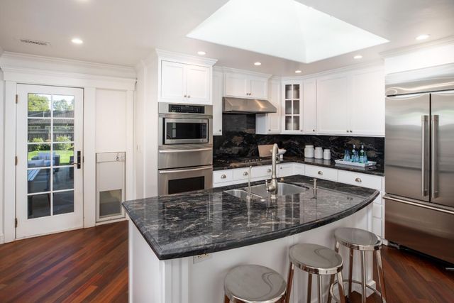 709 Orange Avenue, Los Altos, CA 94022