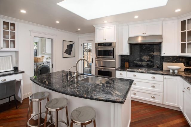 709 Orange Avenue, Los Altos, CA 94022