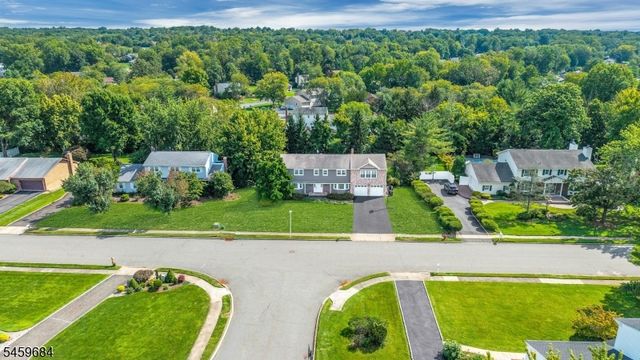 10 Cambray Rd, Montville Twp., NJ 07045