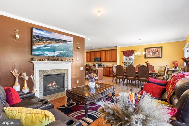 323 PIGOTT DR, Florence, NJ 08518