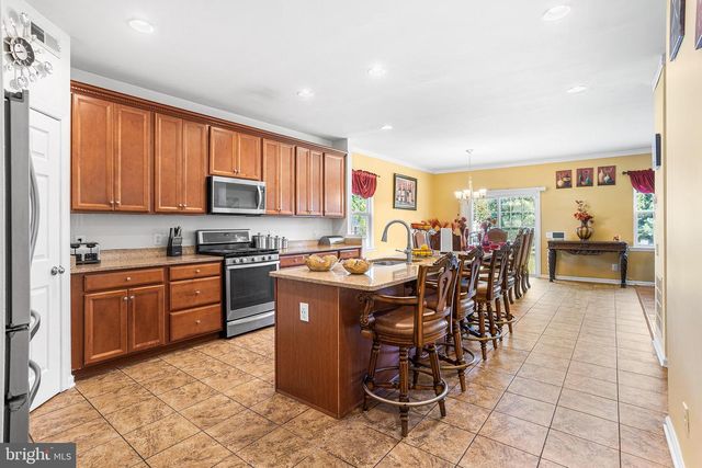 323 PIGOTT DR, Florence, NJ 08518