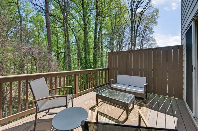 1609 Liberty Parkway NW, Atlanta, GA 30318