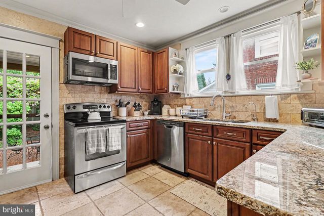 1720 LOCUST ST, Norristown, PA 19401