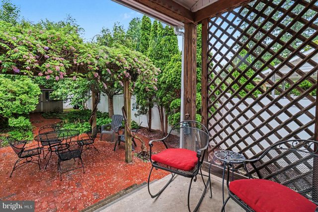1720 LOCUST ST, Norristown, PA 19401