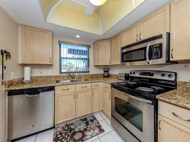 1211 CAPRI ISLES BOULEVARD 114, Venice, FL 34292