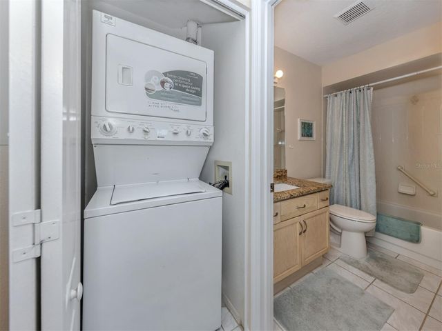 1211 CAPRI ISLES BOULEVARD 114, Venice, FL 34292