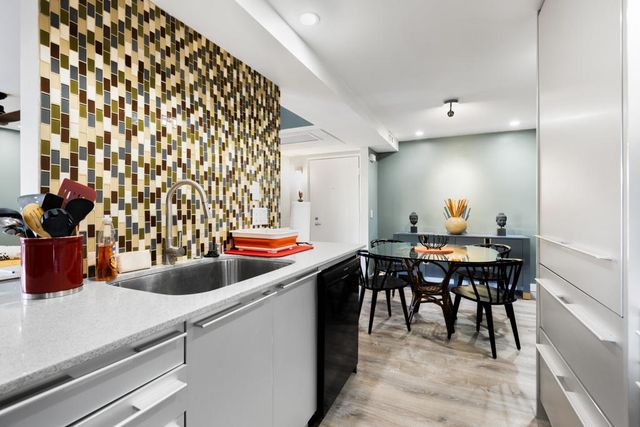 1552 S Camino Real 127, Palm Springs, CA 92264