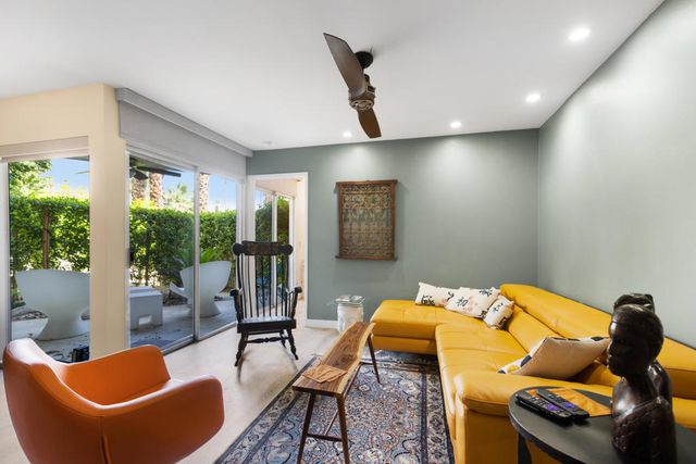 1552 S Camino Real 127, Palm Springs, CA 92264