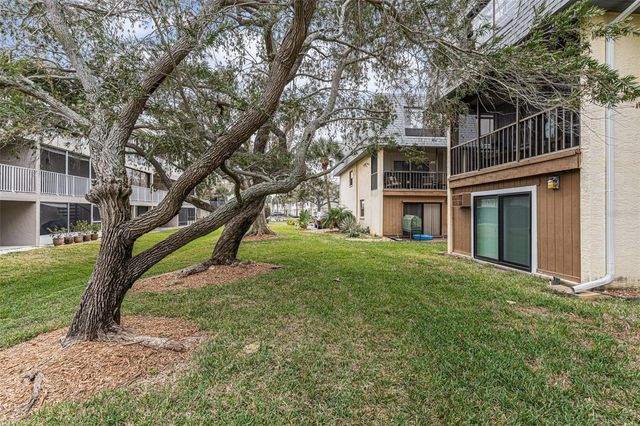 12465 2ND STREET E 105B, Treasure Island, FL 33706