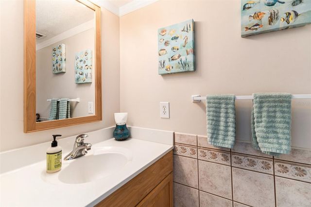 12465 2ND STREET E 105B, Treasure Island, FL 33706