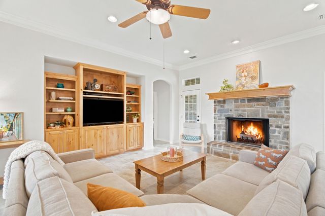 140 Buckingham Court, Weatherford, TX 76088