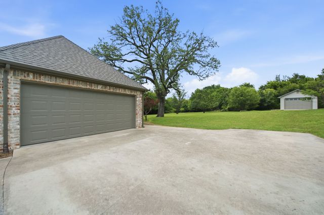 140 Buckingham Court, Weatherford, TX 76088