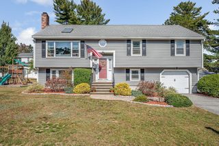 43 Palm Dr, Tewksbury, MA 01876