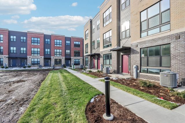 361 Summit Circle, Lombard, IL 60148