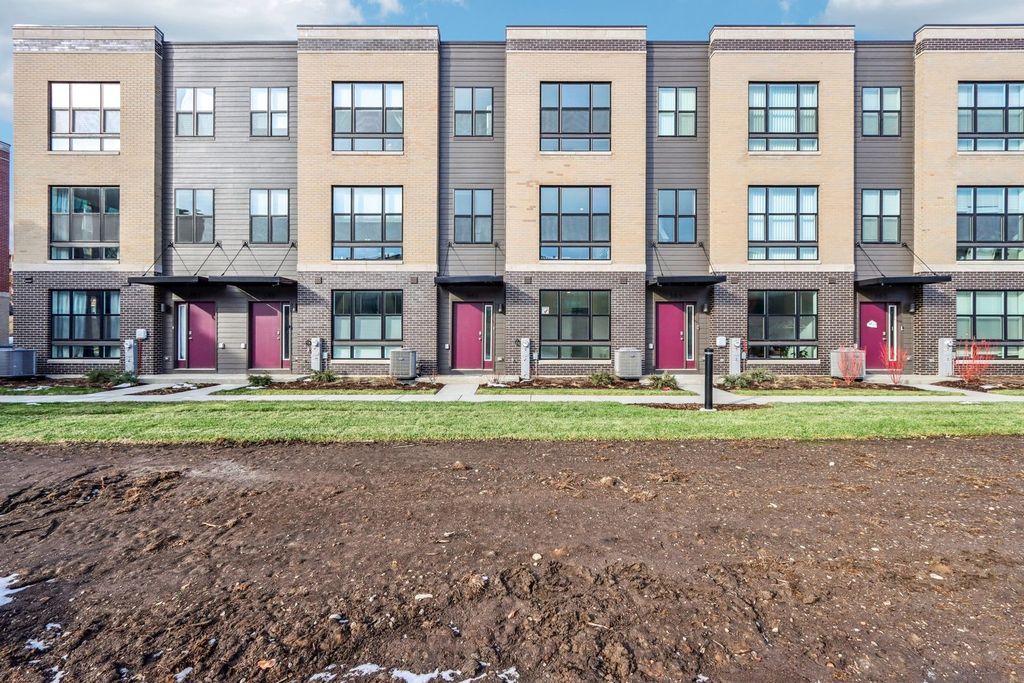 361 Summit Circle, Lombard, IL 60148