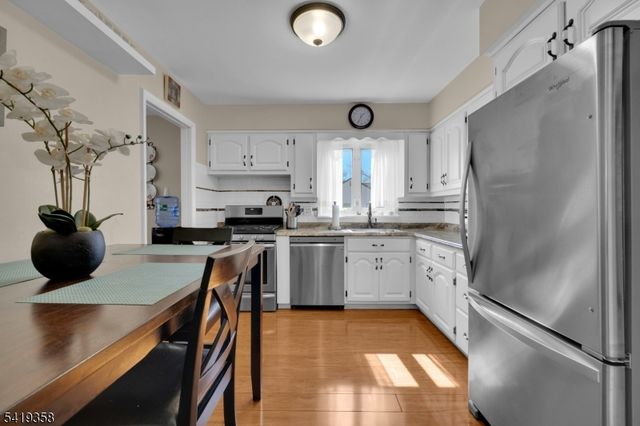 705 Schoolhouse Ln, Bound Brook Boro, NJ 08805