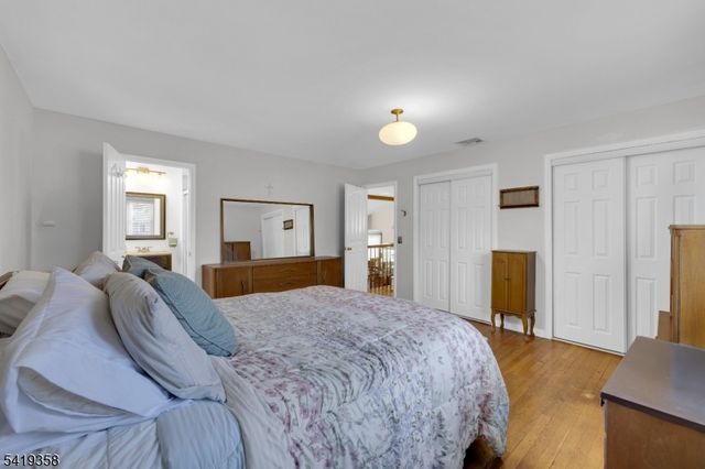 705 Schoolhouse Ln, Bound Brook Boro, NJ 08805