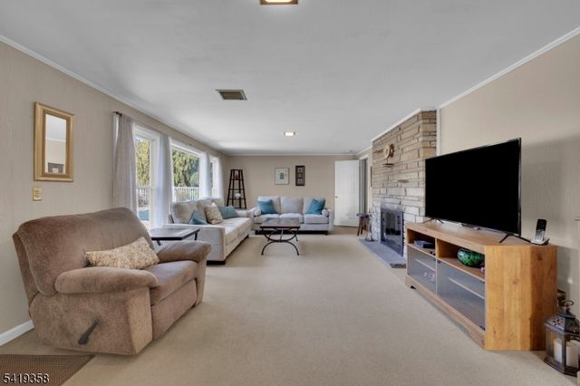 705 Schoolhouse Ln, Bound Brook Boro, NJ 08805