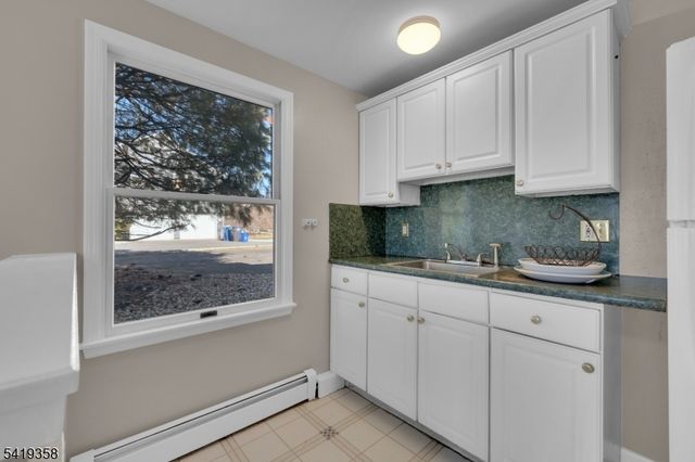 705 Schoolhouse Ln, Bound Brook Boro, NJ 08805