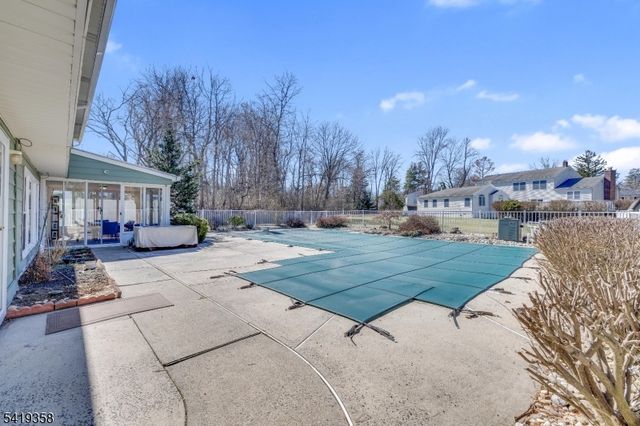 705 Schoolhouse Ln, Bound Brook Boro, NJ 08805