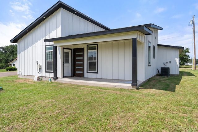 363 Cross Tie Ranch Road, Trinidad, TX 75163