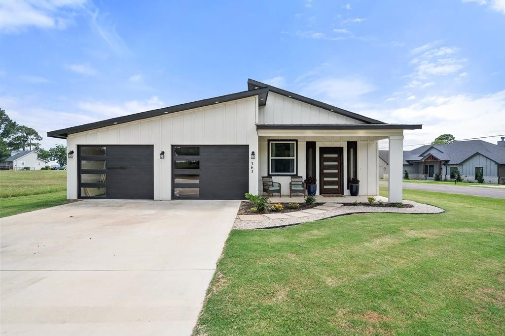 363 Cross Tie Ranch Road, Trinidad, TX 75163