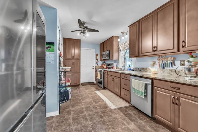 263 Edmondson Ferry Rd, Clarksville, TN 37040