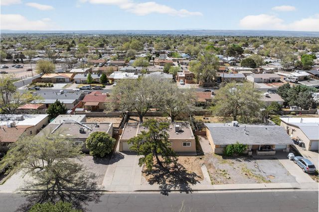 1513 Muriel Street NE, Albuquerque, NM 87112