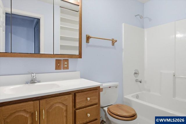 913 First Av E, Albany, OR 97321