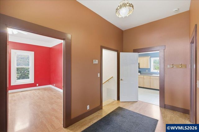 913 First Av E, Albany, OR 97321