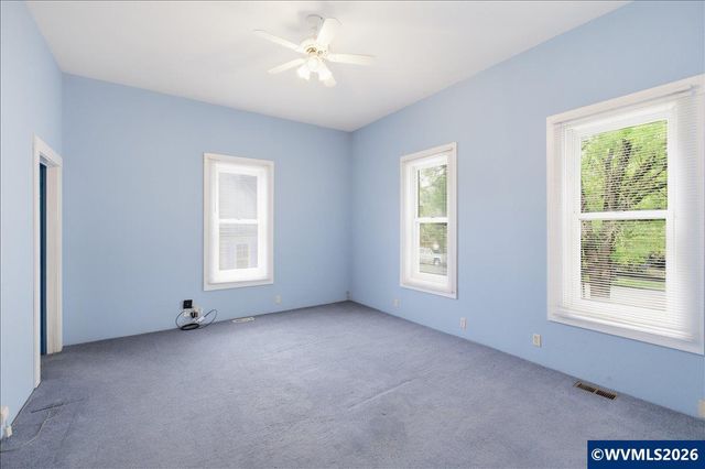 913 First Av E, Albany, OR 97321