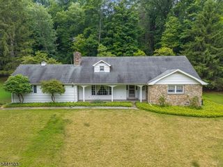 213 Maple Ln, Lebanon Twp., NJ 07830