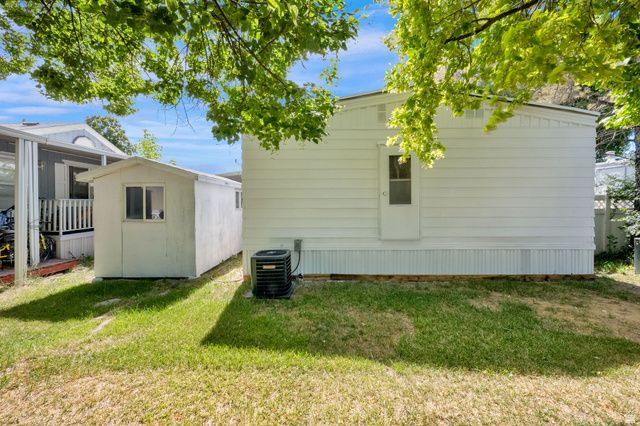 5075 ESCONDIDO, Holladay, UT 84117