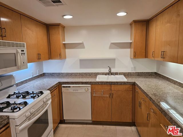 1617 Broadway D, Santa Monica, CA 90404